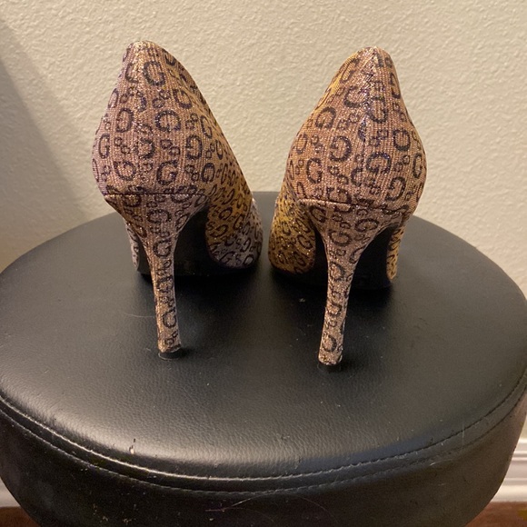 Guess gold sparkle pumps - Picture 7 of 9